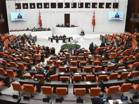 CHP, yılda 2 kez memurlara ikramiye ödenmesi için teklif verdi