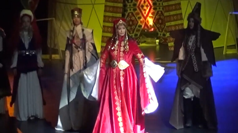igne-oyasindan-saukeleye-turk-dunyasini-bir-araya-getirdi-lcb9JLBT