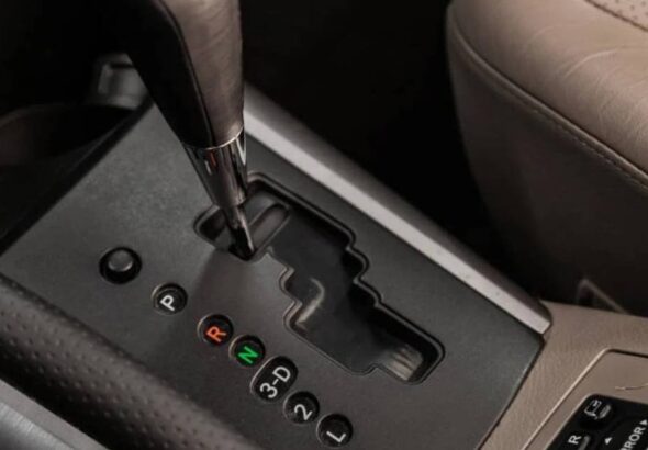 otomatik-vitesteki-l-harfinin-gercek-anlami-suruculerin-cogu-bilmiyor-BK8V8X6P