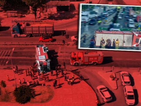 Yangın ihbarına gidiyorlardı! Kaza yapan itfaiye aracı yan yattı: 3 yaralı